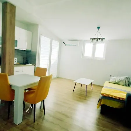 Apartament Bjanka Square